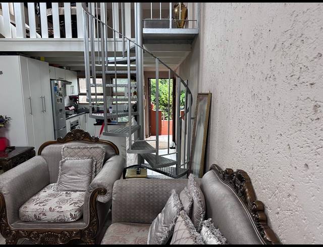2 BEDROOM TOWNHOUSE FOR SALE IN SUNNINGHILL